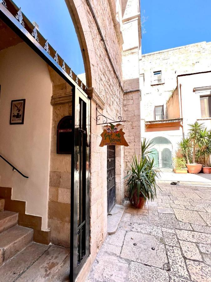 Saint Patrick Guest House Barletta Bagian luar foto